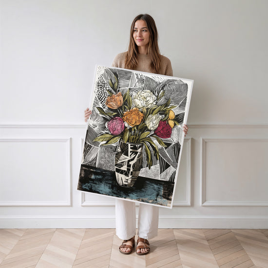 Poster Fleurs contemporaines - Couleurs vives sur graphisme noir et blanc — Vierge - poster-femme-debout