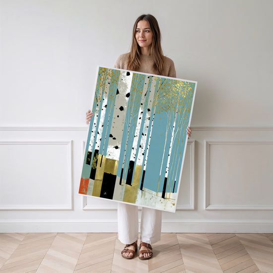 Poster Forêt de bouleaux - Douce lumière dorée d'un après-midi d'automne — Vierge - poster-femme-debout