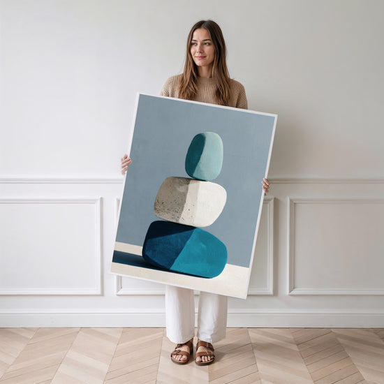 Poster Galets bleus - Douceur minimaliste et fraîcheur apaisante — Vierge - poster-femme-debout