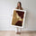 Poster Geisha japonaise - Grâce de profil sur fond doré — Vierge - poster-femme-debout — passe-partout blanc