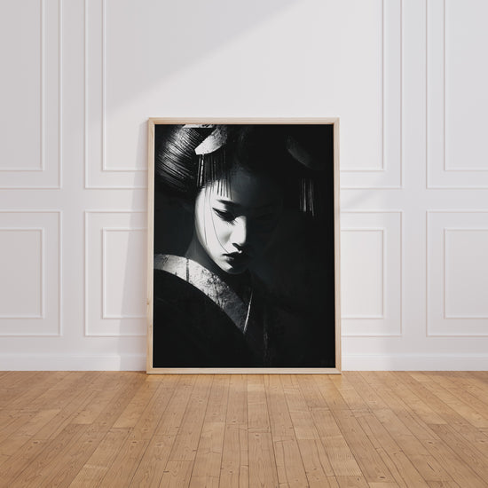 Poster Geisha noir et blanc - Une présence forte et silencieuse — Vierge - living-room