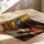 Poster Geisha - Portrait tout en douceur aux tons bruns chaleureux — Vierge - poster-enroullé