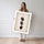 Poster Grain de café - Minimalisme gourmand pour amateurs de café — Vierge - poster-femme-debout — passe-partout blanc