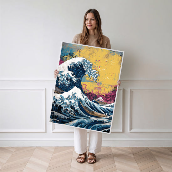 Poster Grande Vague Hokusai - L'estampe japonaise version street art — Vierge - poster-femme-debout