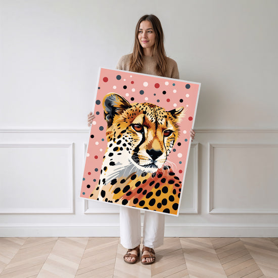 Poster Guépard à pois - Fauve chic aux teintes girly — Vierge - poster-femme-debout