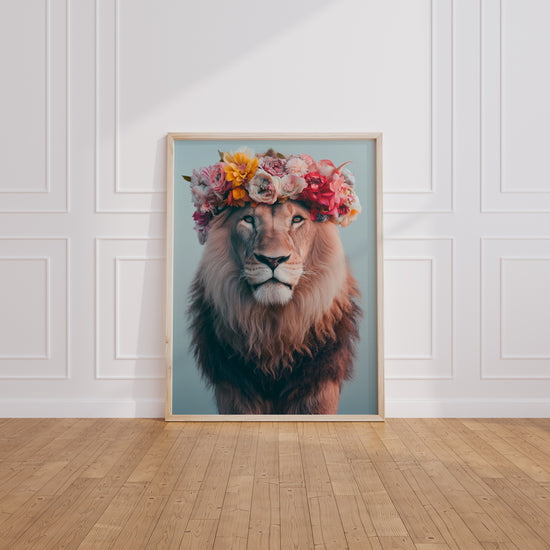 Poster Lion couronné de fleurs - Force paisible et douceur bucolique — Vierge - living-room