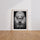 Poster Lion noir et blanc - Le regard puissant du roi des animaux — Vierge - living-room — passe-partout blanc