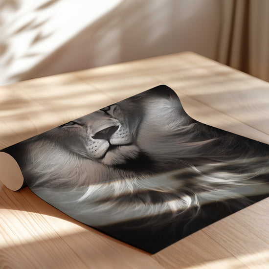 Poster Lion noir et blanc - Le regard puissant du roi des animaux — Vierge - poster-enroullé