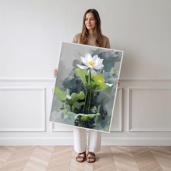 Poster Lotus blanc - Une fleur paisible au cœur du feuillage — Vierge - poster-femme-debout