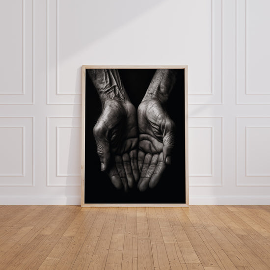 Poster Mains enlacées - Étreinte monochrome pleine de tendresse — Vierge - living-room