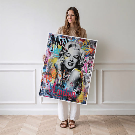 Poster Marilyn Monroe - Éclat glamour version street art — Vierge - poster-femme-debout