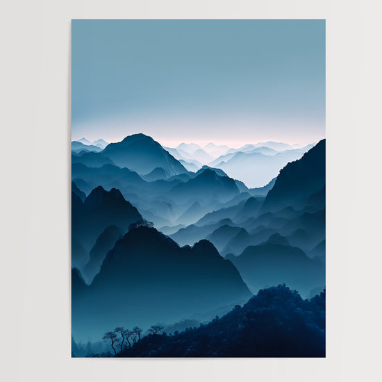 Poster Montagne zen - Cimes brumeuses et silence des sommets — Vierge - poster-presentation-produit