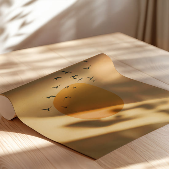 Poster Oiseaux au crépuscule - Envol doré dans la lumière du soir — Vierge - poster-enroullé