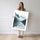 Poster Pêcheurs thaïlandais - Sérénité bleue sur un lac paisible — Vierge - poster-femme-debout — passe-partout blanc