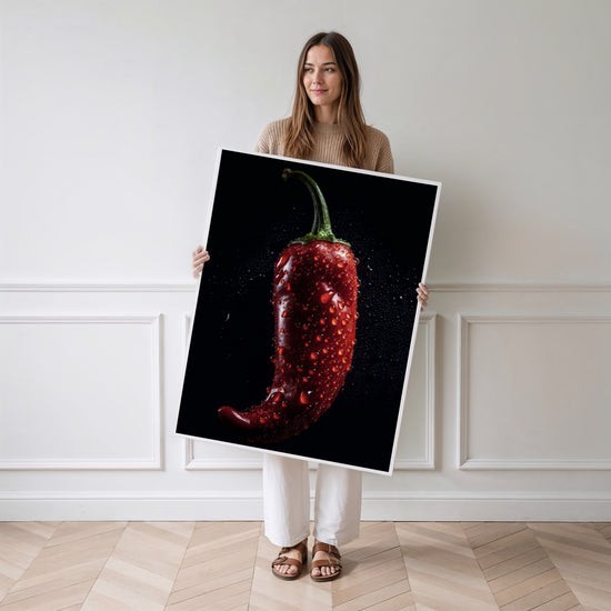 Poster Piment rouge - Une touche piquante pour votre cuisine — Vierge - poster-femme-debout