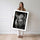 Poster Rhinocéros - Force brute en noir et blanc d'Afrique sauvage — Vierge - poster-femme-debout — passe-partout blanc