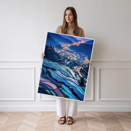 Poster Rizières du Guangxi - Évasion vers un paysage de rêve — Vierge - poster-femme-debout