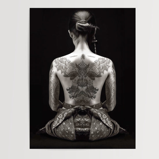 Poster Samouraï - Un dos tatoué entre force et silence — Vierge - poster-presentation-produit