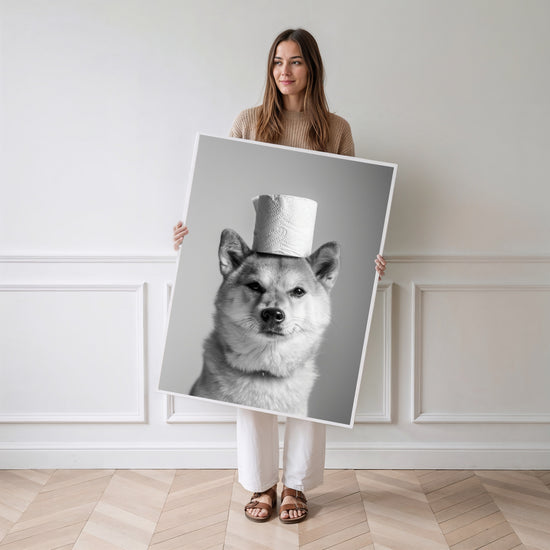 Poster Shiba Inu - Clin d'œil malicieux pour vos toilettes — Vierge - poster-femme-debout