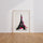 Poster Tour Eiffel - Encre noire et éclat fuchsia sur Paris — Vierge - living-room — passe-partout blanc