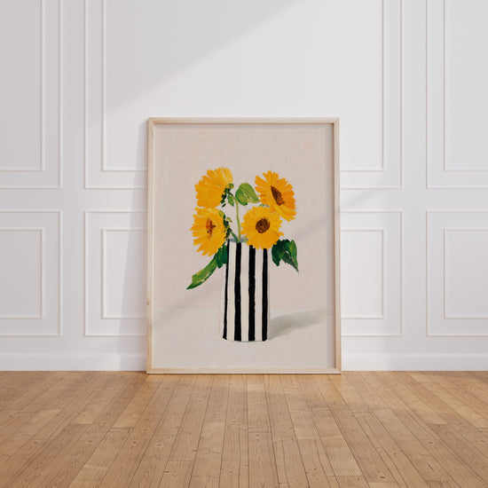 Poster Tournesols éclatants - Vase rayé et lumière d'été — Vierge - living-room
