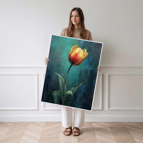 Poster Tulipe - Éclat doré sur fond bleu-vert apaisant — Vierge - poster-femme-debout