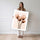 Poster Tulipes modernes - Douceur romantique en fleurs — Vierge - poster-femme-debout — passe-partout blanc