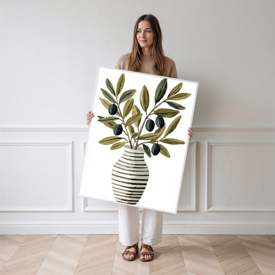 Poster Vase d'olivier - Douceur méditerranéenne en cuisine — Vierge - poster-femme-debout
