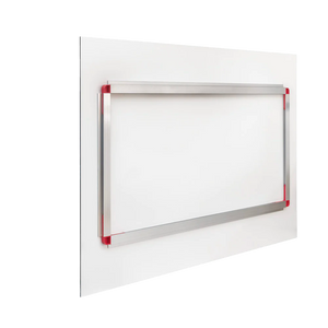 Système de fixation en aluminium pour tableau en plexiglas, composé d’un cadre métallique rigide collé à l’arrière, assurant une suspension solide, invisible et parfaitement stable contre le mur. Fixation professionnelle utilisée pour les œuvres premium.