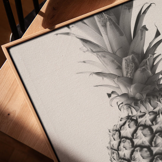 Ananas noir et blanc tableau pour salon cadre chêne doré