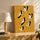 Tableau animaux grues blanches vol jaune moutarde minimaliste salon moderne buffet chêne