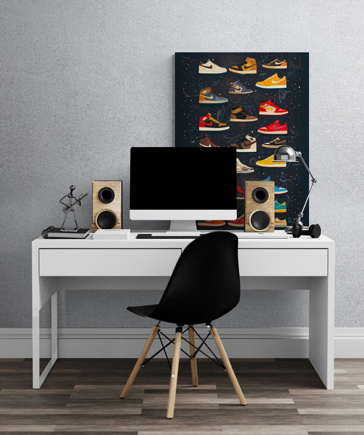 Bureau moderne agrémenté d'un tableau vertical de sneakers Nike pour une touche urbaine.