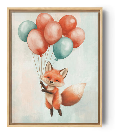 Ein kleiner lächelnder Rotfuchs hängt an einem Strauß aus sieben roten und wassergrünen Ballons. Seine Augen sind geschlossen, seine Pfoten umklammern die Schnüre. Der pastellblaue und beige Hintergrund schafft eine sanfte und luftige Atmosphäre.