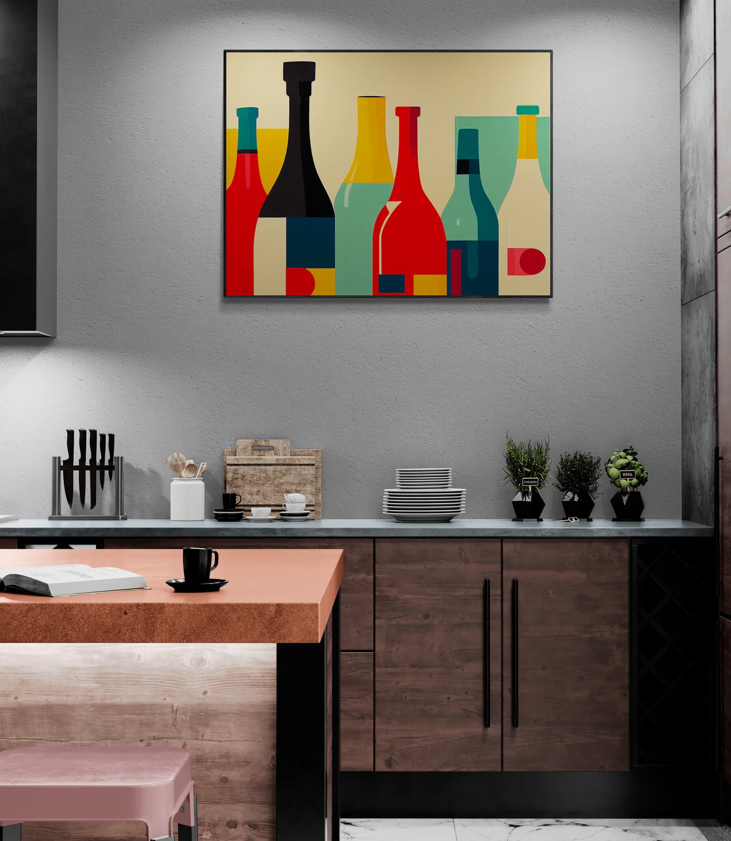 Tableau abstrait de bouteilles colorées au-dessus de comptoir de cuisine moderne.