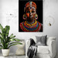 Tableau Ethnique Femme Africaine" dans un salon minimaliste avec coin lecture et fauteuil blanc.
