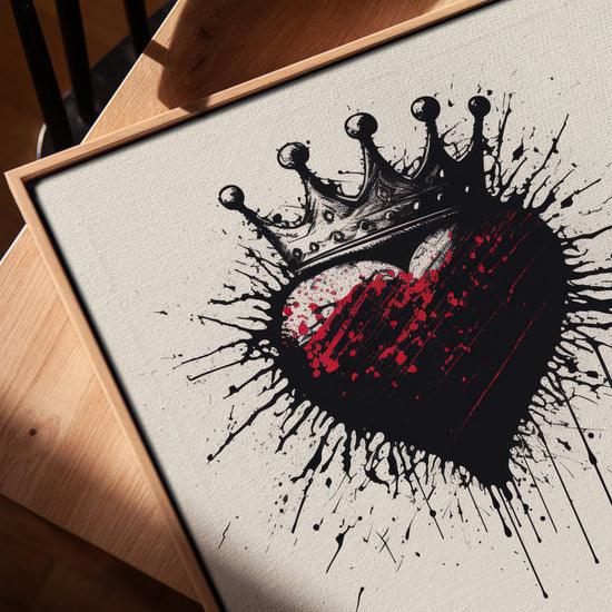 Cœur noir couronné toile pour salon cadre chêne doré