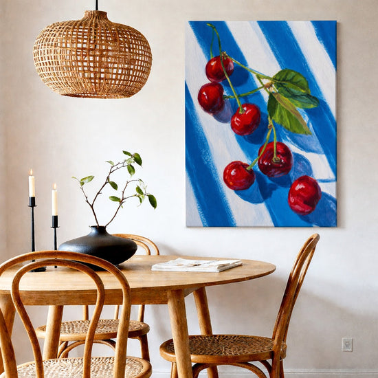 Leinwandbild Kirschen rot auf blau-weißem Grund – moderne Wanddeko für Wohnzimmer und Esszimmer
