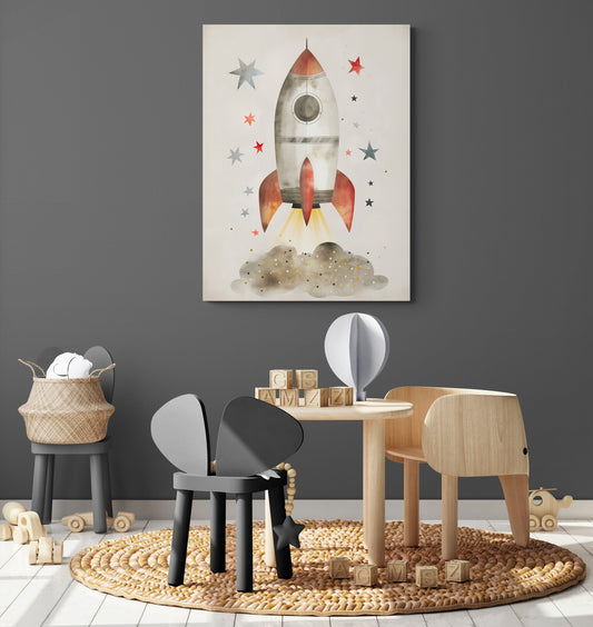 affiche de fusée est affichée dans une salle de jeu au-dessus d'un tapis de jeu, encadrée par des meubles en bois pour enfants et des jouets en bois.