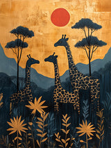 illustration représente trois girafes dans un paysage africain stylisé. Le fond est dominé par des tons or et bleu foncé, avec un soleil rouge vibrant qui contraste avec les montagnes et les arbres sombres en arrière-plan. Les girafes sont détaillées avec des motifs dorés sur leurs corps, s'intégrant harmonieusement avec le feuillage qui présente des teintes or et bleu nuit. Le style est graphique et minimaliste, avec une texture lisse et des formes simplifiées, donnant un aspect décoratif et élégant.
