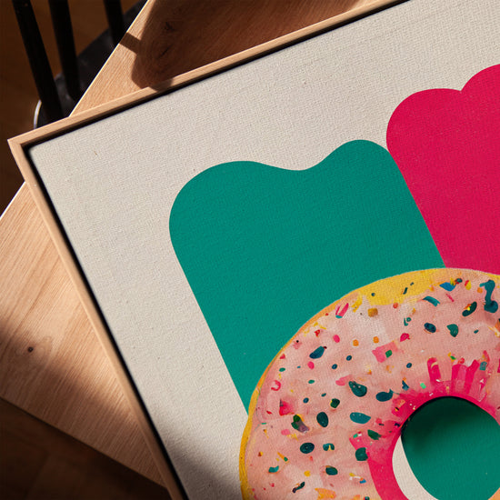 Tableau donut rose à pépites gourmand pour salon minimaliste