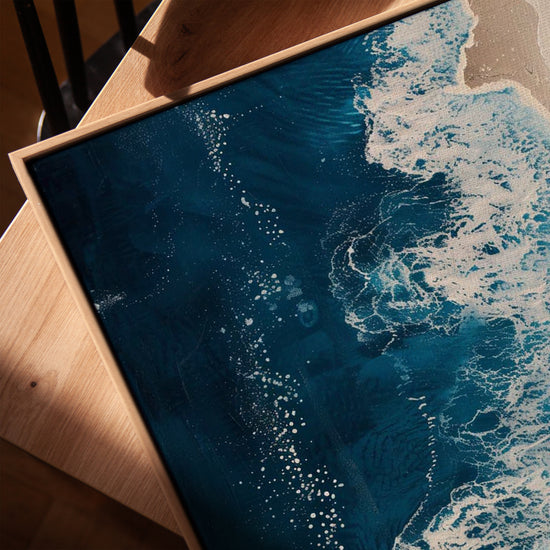 Tableau mer écume vue aérienne pour salon cadre chêne doré