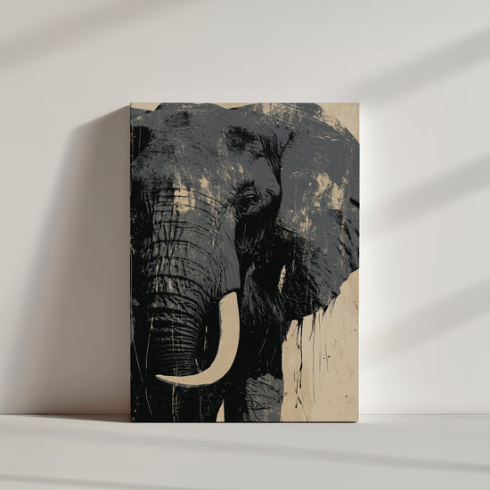 Leinwandbild Elefant Schwarz Beige im Street‑Art‑Grunge‑Look, am Boden angelehnt – minimalistische, klare Atmosphäre