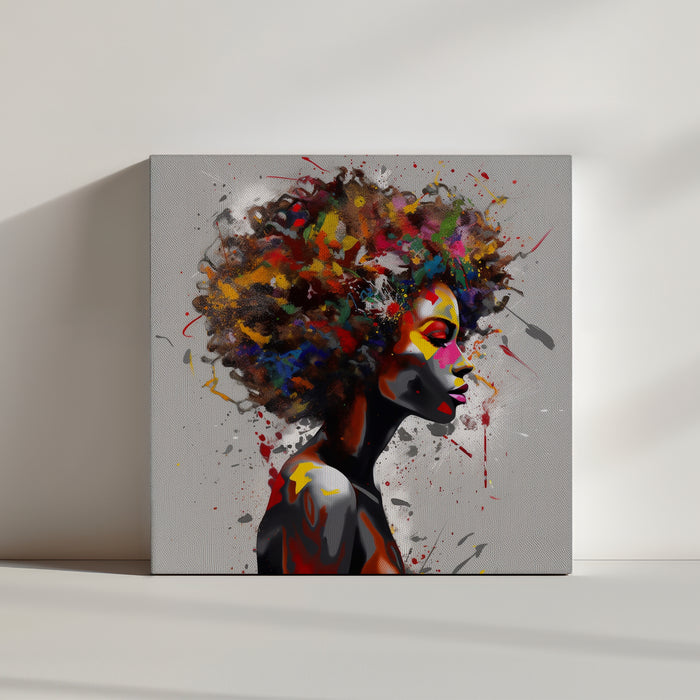Description du Tableau Femme Africaine Coloré : une femme africaine à la coupe afro multicolore sur un fond gris, une œuvre d'art expressive et complexe
