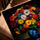 Tableau fleurs multicolores vase bleu cobalt sur toile avec cadre chêne doré posé sur table salon