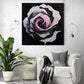 un tableau de rose décore salon à l'ambiance naturelle