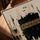 Tableau islamique Kaaba calligraphie dorée sur toile cadre chêne doré décoration salon spirituel