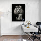 Tableau Lion et Lionceau noir et blanc, pièce maîtresse dans un bureau, inspire force et détermination.