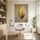 Goldenes Blatt auf grau patiniertem Hintergrund im modernen Wohnzimmer, elegantes Leinwandbild