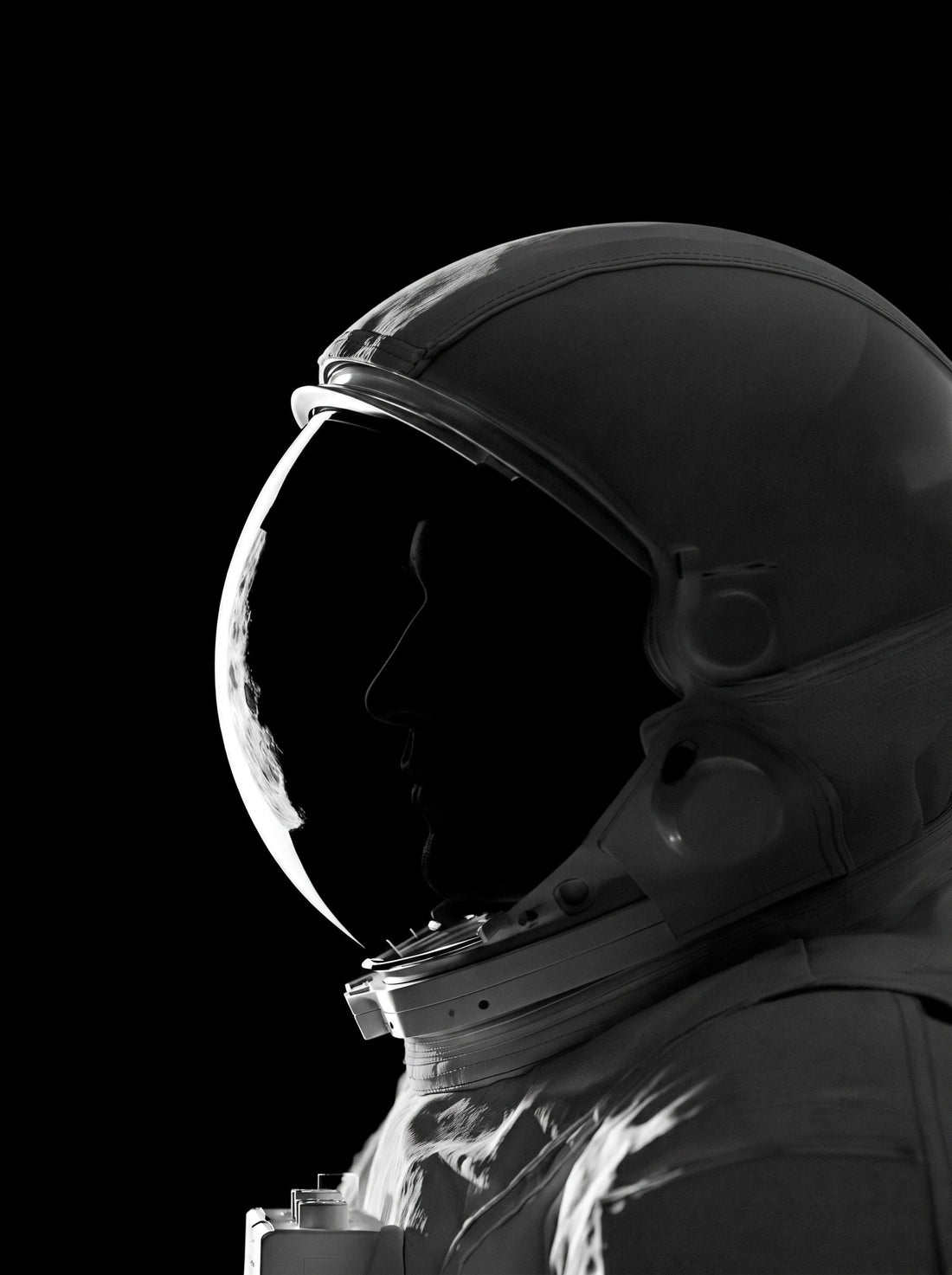 Cuadro en lienzo de astronauta en blanco y negro – Soledad y contemplación