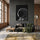 Decoración de salón: cuadro en blanco y negro de astronauta con iluminación dramática